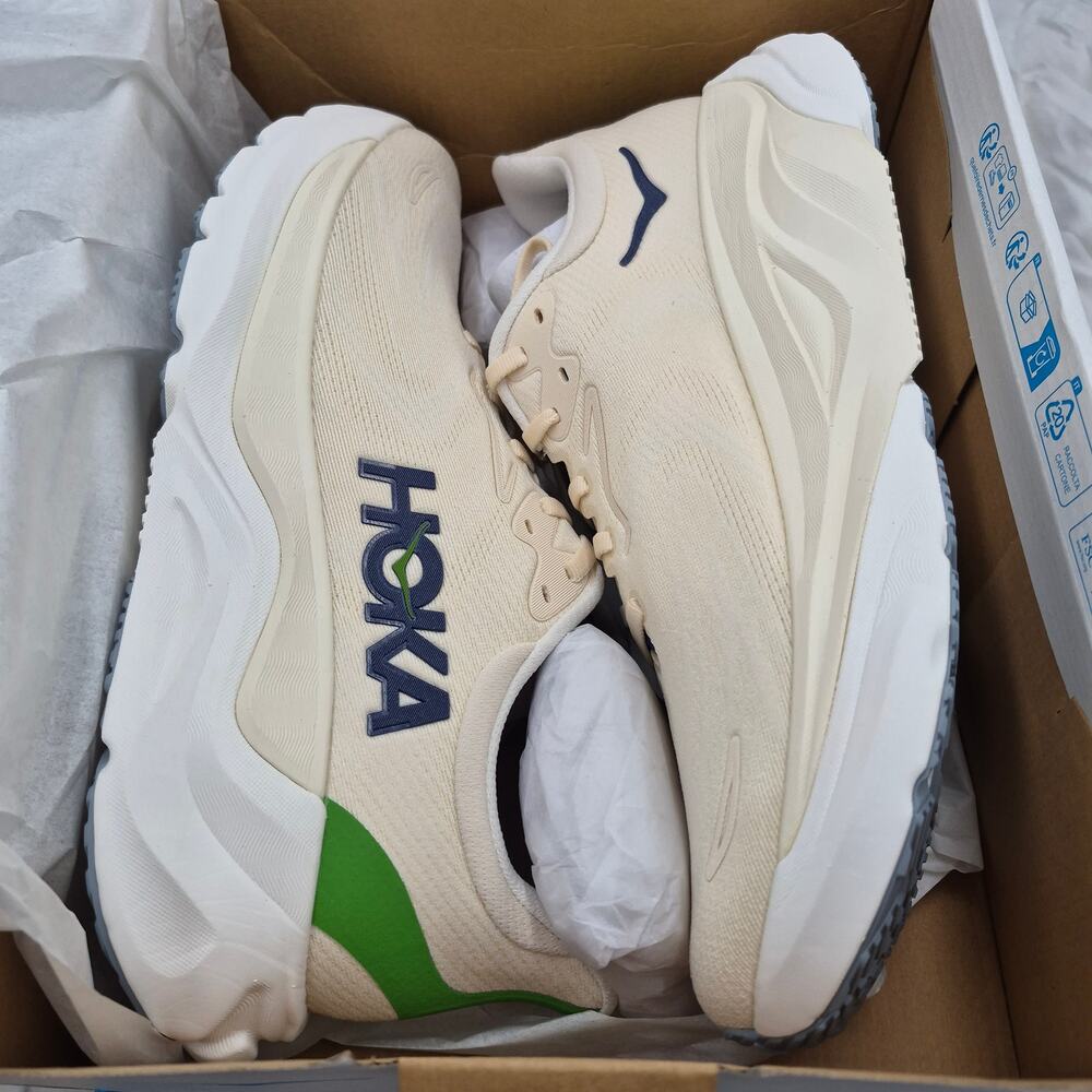 NEW Hoka one one Arahi 8 Alabaster/Birch men's size 9 D